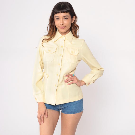 70s Safari Style Shirt Yellow Cream Button Front Fitted Long Sleeve Dagger Collar Chest Pockets Vintage Utility Preppy Blouse Top Small S