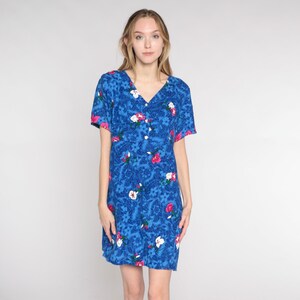Tropisches Blumenkleid Y2K Blaues Minikleid Hawaiischer Blumendruck Kurzarm Empire-Taille V-Ausschnitt Retro Sommertag Vintage 00er Jahre Rayon Medium M
