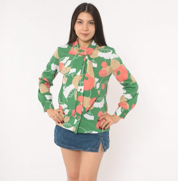 70s Floral Blouse Green Coral Poppy Print Pussy Bow Button Front Long Sleeve Pointed Collar Flower Power Top Lady Carol Shirt Vintage Medium