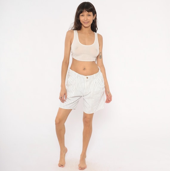 90s Levi's Pinstripe Shorts White Navy Striped Cotton Bermuda Pleated Front Summer Preppy Collegiate Beach Vacation Casual 32 Medium M
