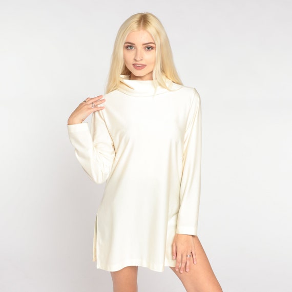 Off-White Turtleneck Shirt 70s Tunic Top Long Sleeve Basic Side Slit Funnel Neck Simple Plain Blouse Mod Retro Vintage 1970s Medium M