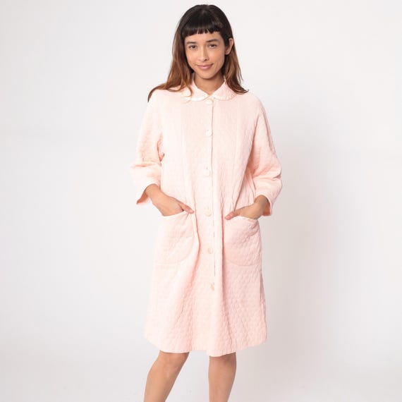 70s Quilted Robe Blush Pink Peter Pan Collar Three Quarter Sleeve Housecoat Knee Length Vintage Cottagecore Femme Loungewear Medium M