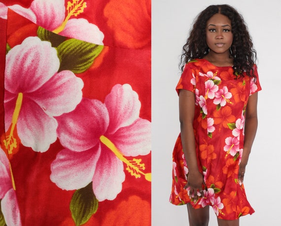 70s Hawaiian Dress Ui-Maikai Mini Floral Shift Mod Red Pink Hippie 60s Boho Tropical Gogo Vintage Short Sleeve 1970s Go Go Bohemian Medium