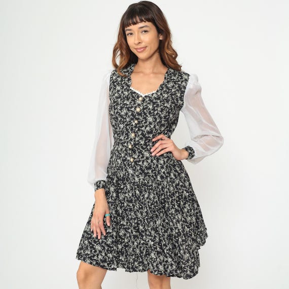 90s Prairie Dress Black Floral Print White Contrast Sleeves Pearl Button Front Lace Neckline Romantic Cottagecore Feminine Vintage Medium M