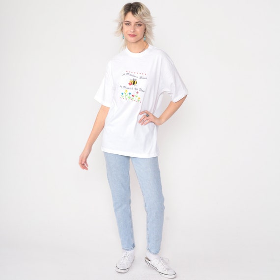 90s Mom Pun Shirt A Mother's Love Is Meant To Bee Embroidered Graphic Shirt Joke Retro Tshirt Floral Mother's Day Vintage 1990s Large View 3