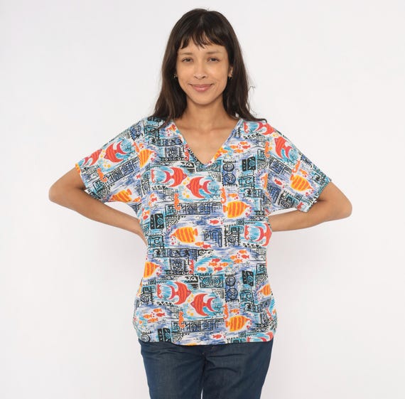 90s Tropical Fish Print Cotton Tee Angelfish Seahorse V Neck Aquatic Novelty Pattern Blue Orange Underwater Sea Life Colorful Top Large L
