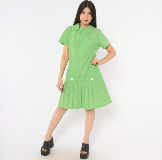 60s Green Mod Scooter Dress Pleated Skirt Peter Pan Collar Drop Waist Cotton Shift White Topstitch Lime Go Go A Line Tennis Vintage Medium M