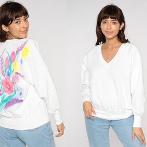 Floral Sweatshirt 90s Painted Flower Bouquet Graphic Sweater V Neck Raglan Sweatshirt White Retro Boho Hipster Pullover Vintage 1990s Large