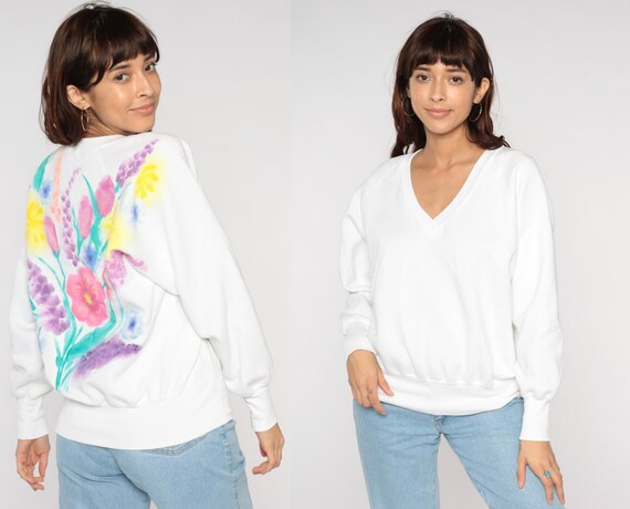 Floral Sweatshirt 90s Painted Flower Bouquet Graphic Sweater V Neck Raglan Sweatshirt White Retro Boho Hipster Pullover Vintage 1990s Large