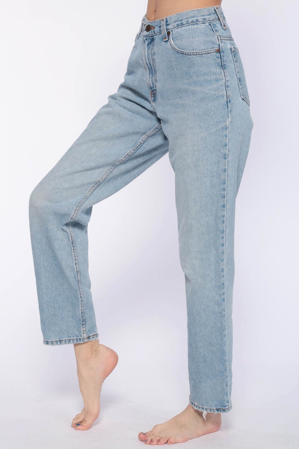 relaxed baggy jeans