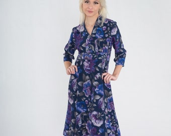Lila Rosklänning 70-tals Blommig Midiklänning Marinblå Knälång Sekretärklänning Knäppt Empire Midja 3/4 Ärm Blommigt Tryck Vintage 1970-tal Small S