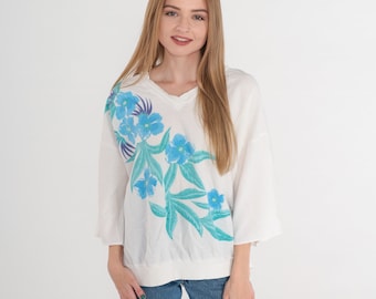 White Floral Shirt 80s 90s Top Blue Flower Graphic Tee 3/4 Wide Sleeve Blouse Banded Hem V Neck TShirt Flowy Vintage 1990s Extra Large xl