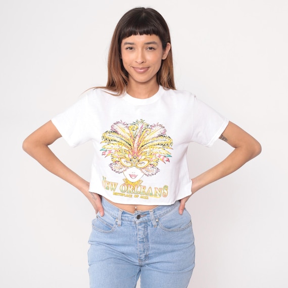 New Orleans Mardi Gras Tee Y2K White T-Shirt Jazz Birthplace Carnival Mask Feathers Purple Yellow Pink Tourist Crop Top Vintage Small S