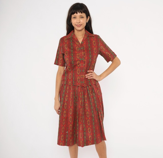 60s Two Piece Set Medallion Print Red Green Cotton Blouse Pleated Skirt Matching Outfit Top Knee Length Crimson Teal Gold Vintage Small S
