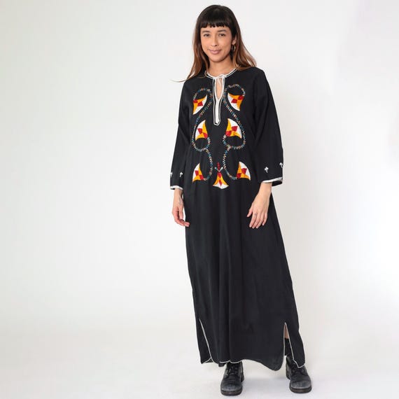 Vintage Caftan Maxi Dress Black Floral Embroidered Long Sleeve Dress Boho Y2K Bohemian Hippie Festival Kaftan 00s Medium M