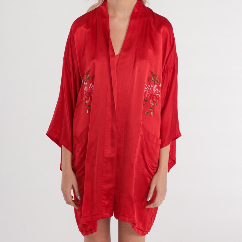 Red Silk Kimono Robe 80s Floral Embroidered Asian Lingerie Robe Open Front Dressing Gown Hippie Bed Jacket Flower Print Vintage 1980s Medium image 7