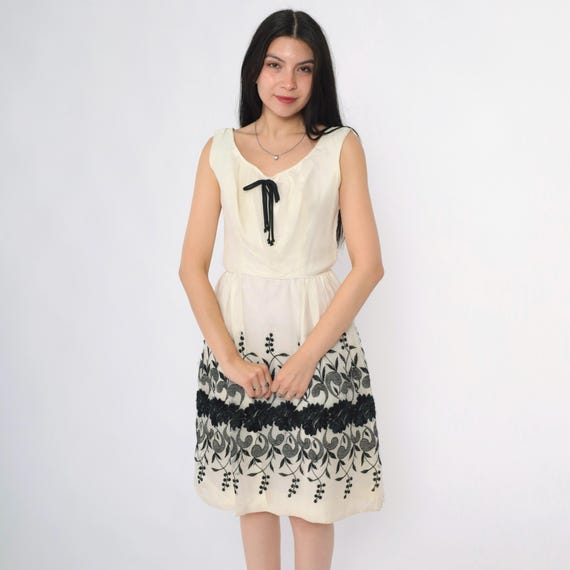 Vintage 60s Floral Party Dress Ivory Black Embroidered Sleeveless High Waisted Fit and Flare Retro Sixties Cocktail Bow 1960s Small S