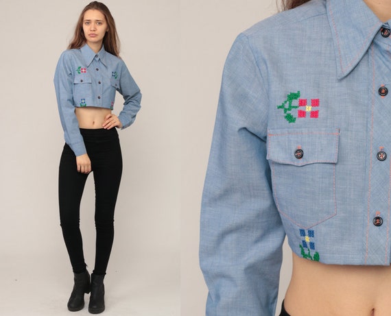 Chambray Shirt 70s Blouse Crop Top EMBROIDERED Floral Top Blue Button Up Top 1970s Vintage Hipster Long Sleeve Cotton Small Medium