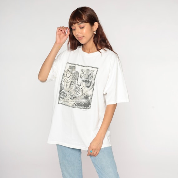 90s Tiger Shirt Graphic Animal Tshirt White Big Cat Retro T Shirt Screen Print UV Crewneck Tee Vintage 1990s Large