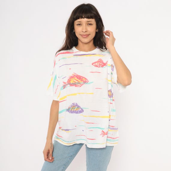 Fish Print Tee 90s Tropical Allover Pattern White Cotton Aquatic Sea Beach Colorful Graphic Animal Summer Vacation Novelty Vintage Large L
