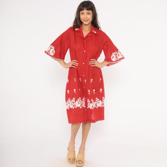 Embroidered Red Shirt Dress 70s Floral Button Front White Flower Scalloped Sleeve Knee Length Crimson Cotton Tomato Girl Shift Large L