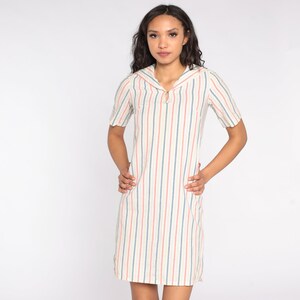 Sukienka z kołnierzykiem marynarskim w paski z lat 70. Mini sukienka w stylu marynarskim z krótkim rękawem, sukienka dzienna w stylu vintage z lat 70., retro sukienka Twiggy Mini, bardzo mała, XS