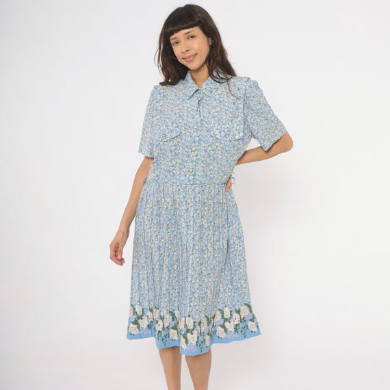80s Floral Shirtdress Sky Blue Pleated Skirt Button Front Collar Short Sleeve Rose Border Print Midi Prairie Periwinkle Garden Dress Large L