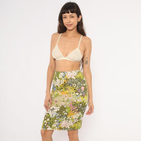70s Wildflower Garden Pencil Skirt Green Floral Butterfly Print Cotton Blend Knee Length Fitted High Waist Back Zip Button Vintage Small S