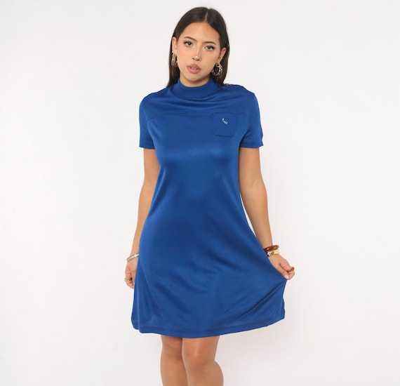 70s Bee Embroidered Pocket Shift Dress Mock Neck Short Sleeve Chest  Mod A Line Royal Blue Pique Knit Preppy Robbie Rivers Vintage Small S