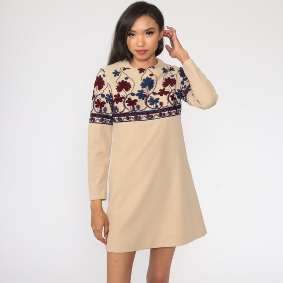 Embroidered Floral Dress 60s Shift Mini Dress Mod Tan Embroidery Vicky Vaughn 1960s Boho Vintage Long Sleeve 70s MiniDress Twiggy Small S