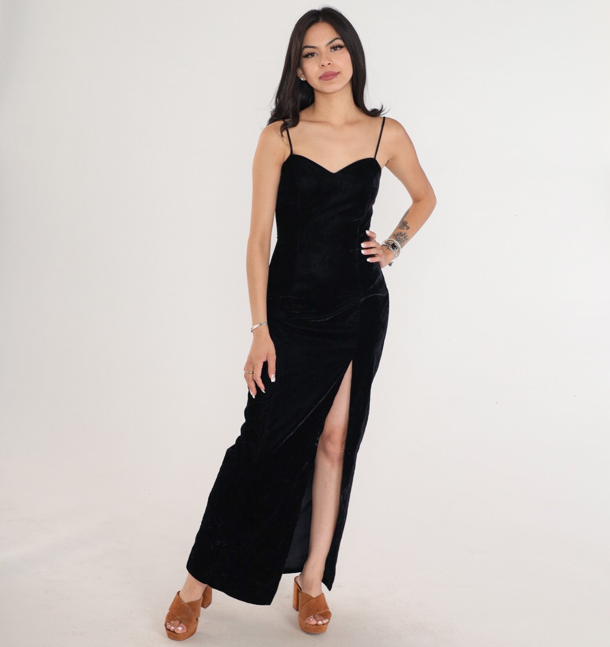 【海外限定】GinaBacconi ドレス☆Black Selena Velvet Maxi Dre Patricia Sleeveless Velvet Maxi Dress – Gina Bacconi
