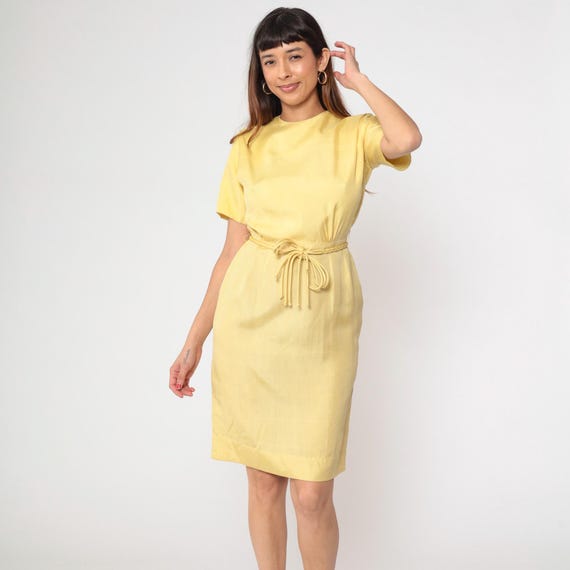 Yellow Silk Dress Shift 50s Midi Belted Short Sleeve Crew Neck Minimalist Mad Men Office Spring Summer Vintage Cocktail Day Dress Small S