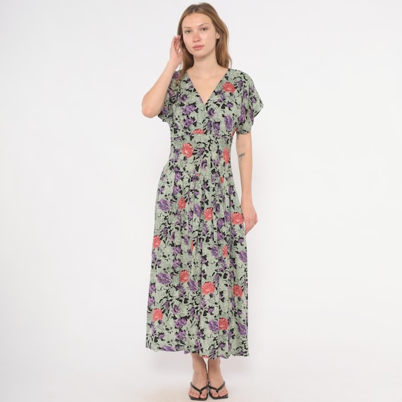 90s Floral Dress Purple Black Surplice V Neck Short Sleeve Button Back Fitted Waist Pleated Skirt Violet Rose Print Sundress Summer Medium M