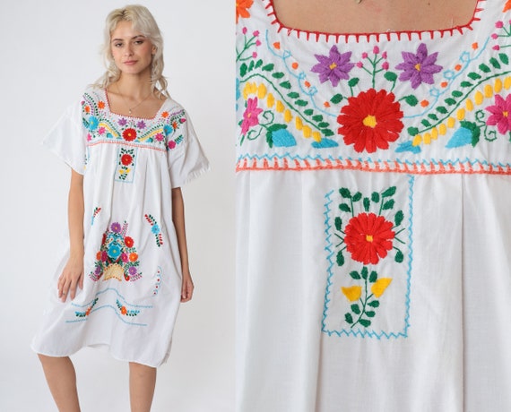 Embroidered Floral Dress 90s White Mexican Knee Length Flower Hippie Day Tent Bohemian Summer Casual Puebla Festival Vintage 1990s Small S
