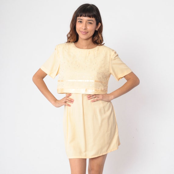 Yellow Eyelet Dress 90s Floral Embroidered Shift Mini Dress Retro Short Sleeve Simple Spring Chic Basic Pastel Vintage 1990s Medium
