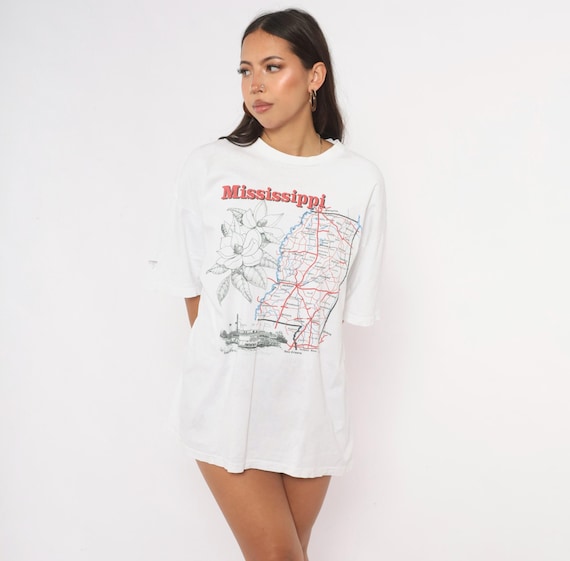 90s Mississippi Souvenir Tee White State Map Graphic Print Magnolia Steamboat Boxy Travel Tourist Shirt Southern Top Vintage Extra Large XL