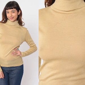 Knit Turtleneck Top 70s Beige Wool Blend Shirt Long Sleeve Sweater High Turtle Neck Plain Simple Top Minimalist Vintage 1970s Jantzen Medium