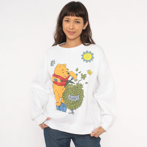 Winnie The Pooh Sweatshirt 90s Disney Gardening Hunny Pot Graphic Crewneck Pullover White Cotton Cartoon Bear Print Medium Large M L
