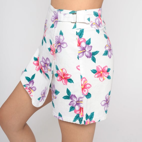 Hawaiian Floral Skort 90s White Denim Mini Skirt Retro Tropical High Waisted Faux Wrap Jean Skirt Boho Shorts Summer Vintage 1990s Medium 32