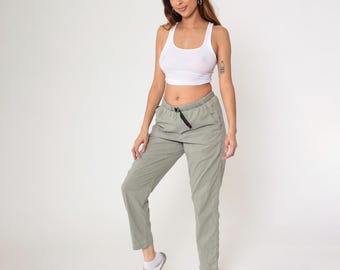 Pantaloni Gramicci anni '90, grigio pietra, da arrampicata, con coulisse, vita regolabile, fibbia, stile rilassato, in nylon, stile vintage da donna, taglia piccola
