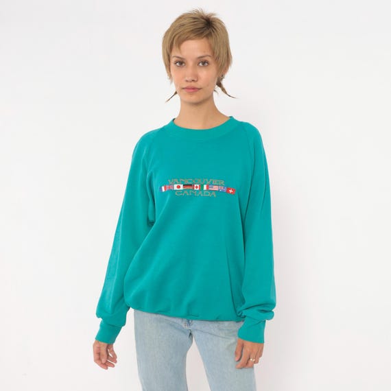 90s Vancouver Canada Sweatshirt Embroidered World Flags Teal Raglan Sleeve Souvenir Tourist Travel Green Blue Vintage Sweater Medium M