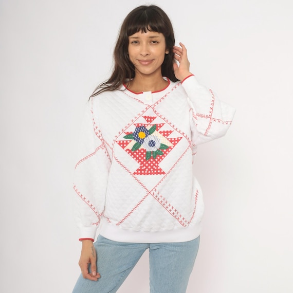 Quilted Floral Sweatshirt 80s White Red Cross Stitch Henley Patchwork Print Cotton Pullover Flower Cottagecore Folk Art Vintage Top Large L