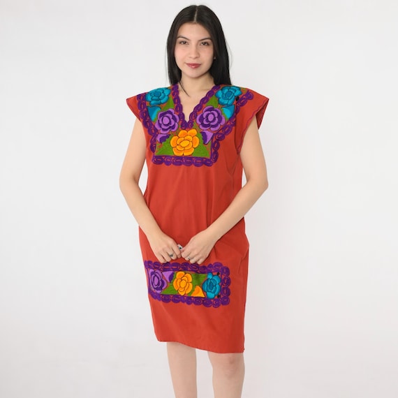 Red Mexican Dress 90s Embroidered Midi Dress Floral Hippie Tunic Cap Sleeve Bohemian Summer Casual Puebla Festival Boho Vintage 1990s Medium