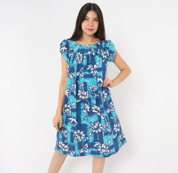 80s Hawaiian Muumuu Blue Floral Cotton Dress Cap Sleeve Tropical Print Pullover Tiki Summer Shift Aqua White Island Vacation Beach Medium M