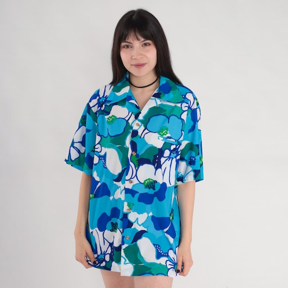 70s Hawaiian Shirt Tropical Floral Button Up Blue White Green Flower Print Retro Surfer Vacation Short Sleeve Top Vintage 1970s Mens Large L