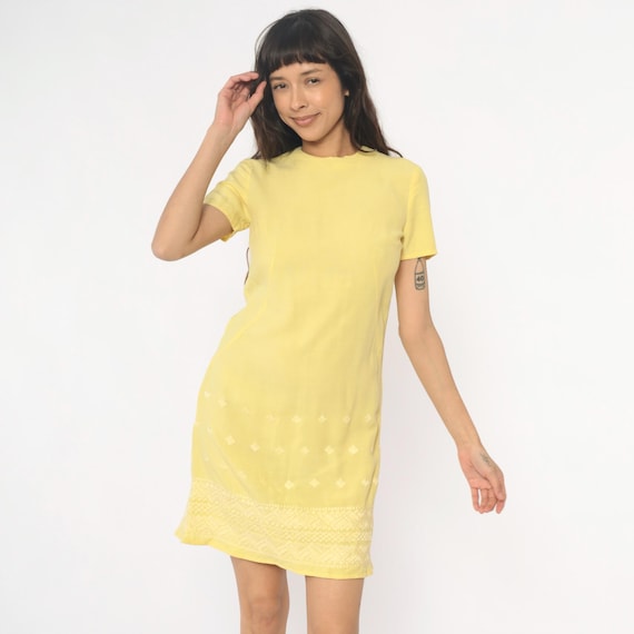 Embroidered Mini Mod 60s Yellow Shift Dress Short Sleeve Geometric Border Cottagecore Coquette Vintage Spring Summer Easter Extra Small XS