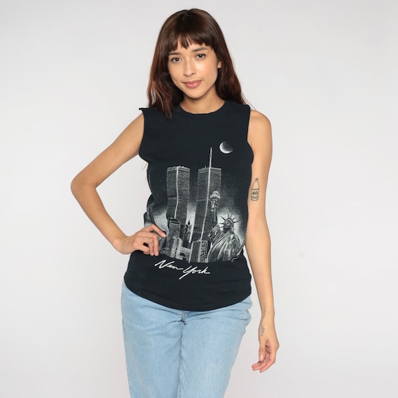 New York Muscle Tee 90s Black Twin Towers Shirt City Skyline Tank Top Moon Tourist TShirt USA NY Travel Graphic Tee Vintage 1990s Small S