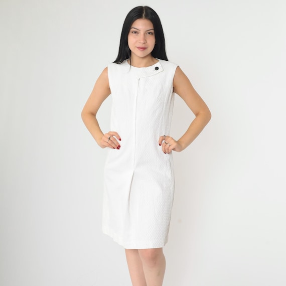 Vintage White Mod Mini Dress 60s 70s Textured Sleeveless Shift Space Age Front Zip Up 1960s Gogo Sixties Twiggy Plain Minidress Solid Small