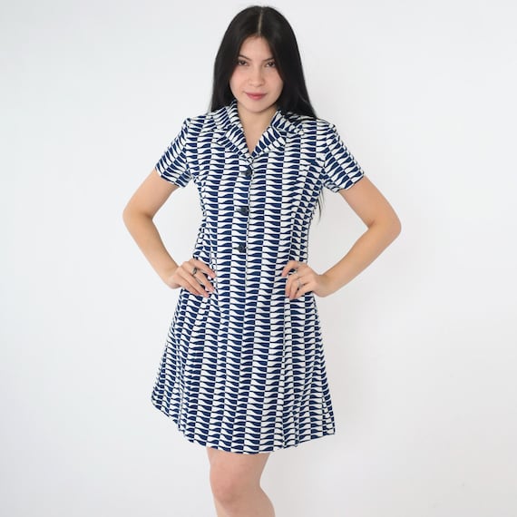 Vintage Mod Mini Dress 60s Op Art Print A-Line Twiggy Button Up Shift Geometric Navy Blue White 1960s Retro Minidress Short Sleeve Small S
