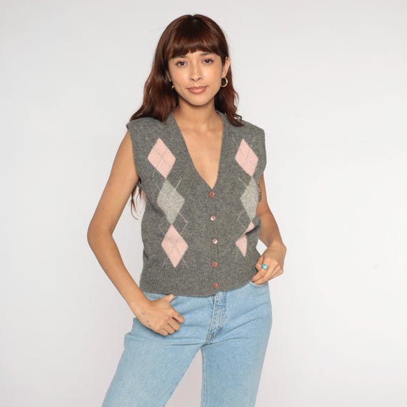 Argyle Sweater Vest 80s Gray Pink Cream Wool Button Front Diamond Pattern Preppy Dark Academia Collegiate Vintage Knit Waistcoat Medium M